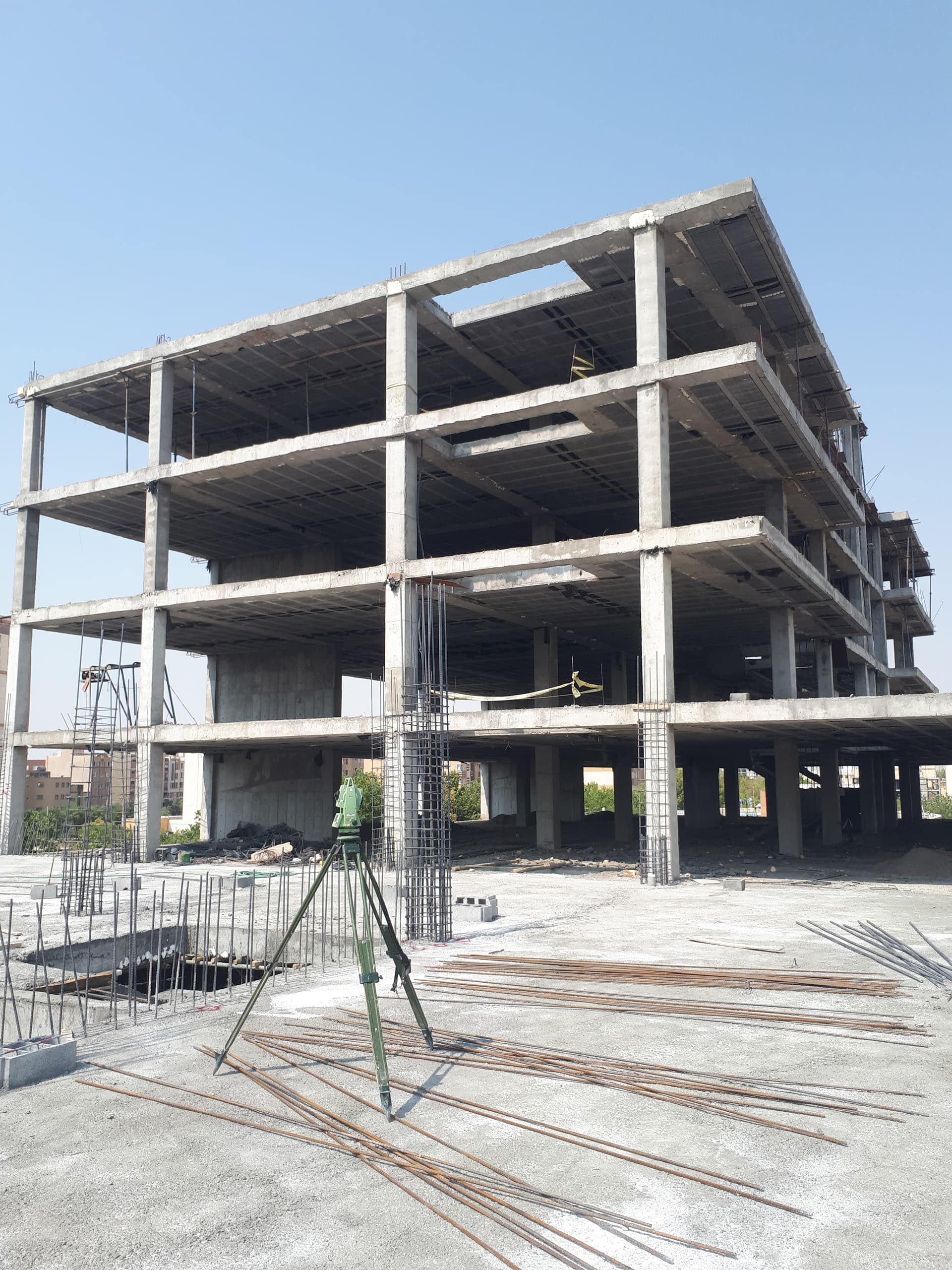 نقشه برداری و سرپرست کارگاه