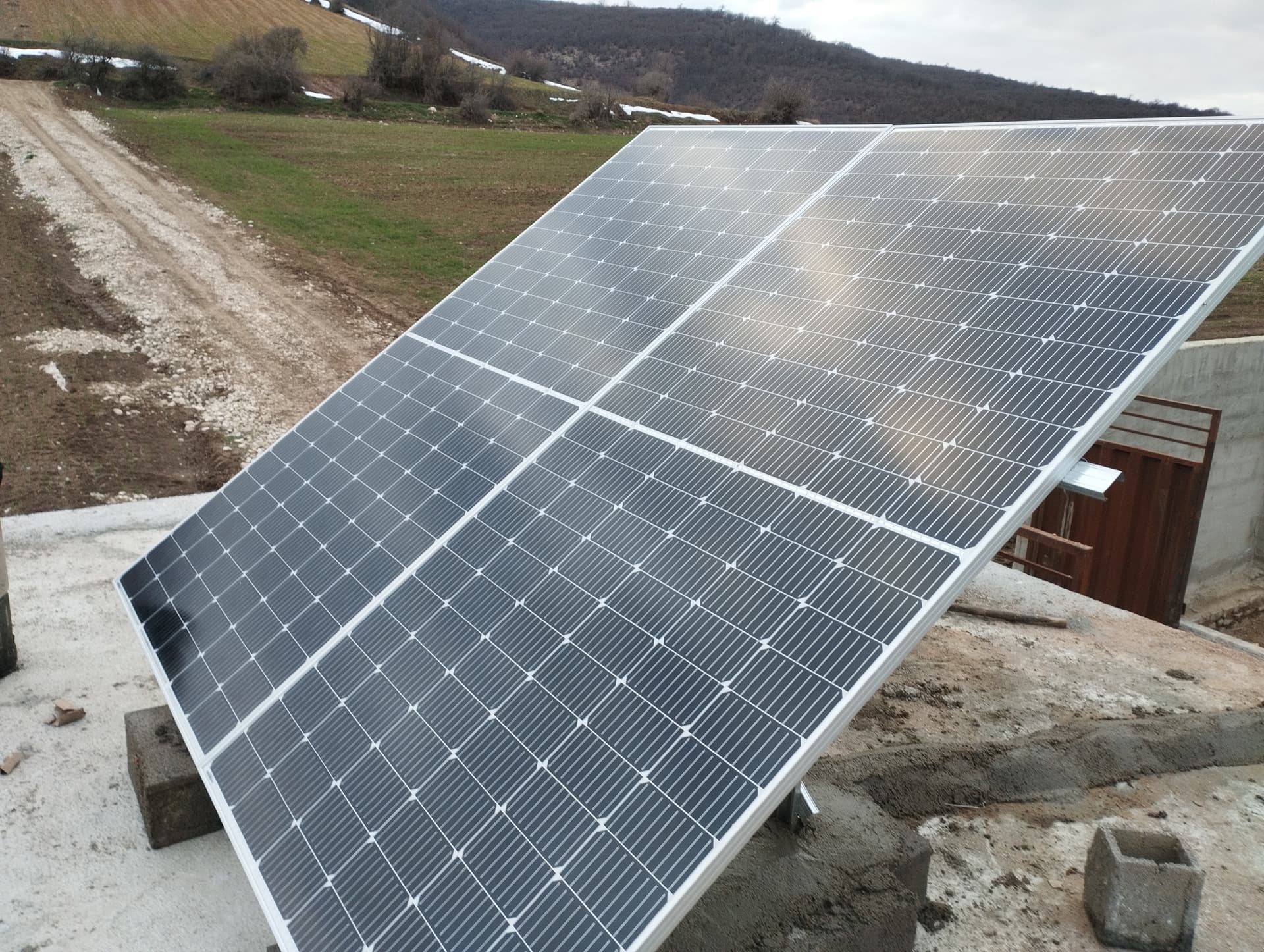 تامین برق مورد نیاز دادمداری