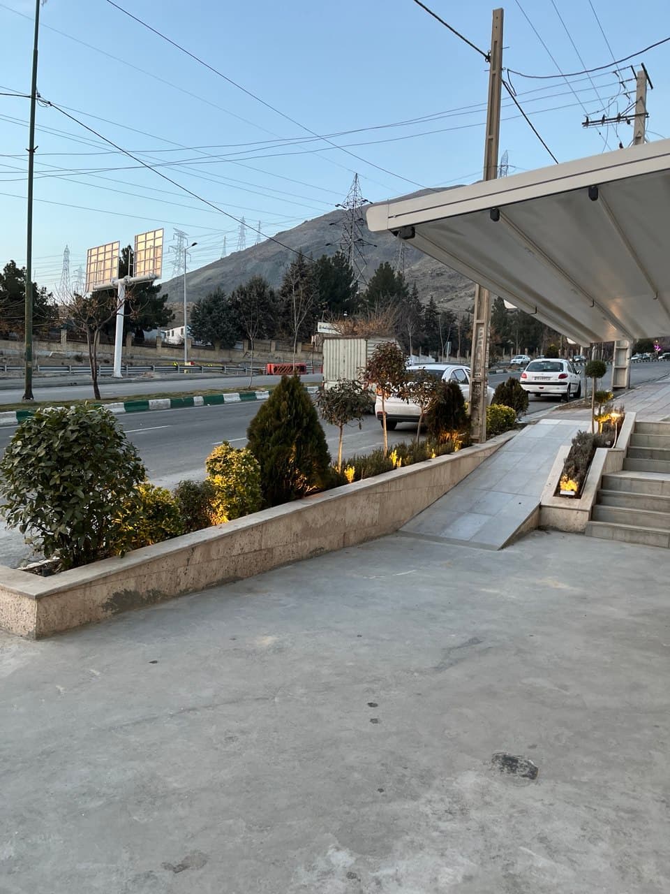 فضای سبز کافه